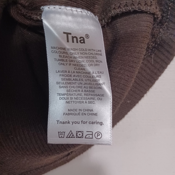 TNA Ribbed Crop Top - Picture 4 of 5